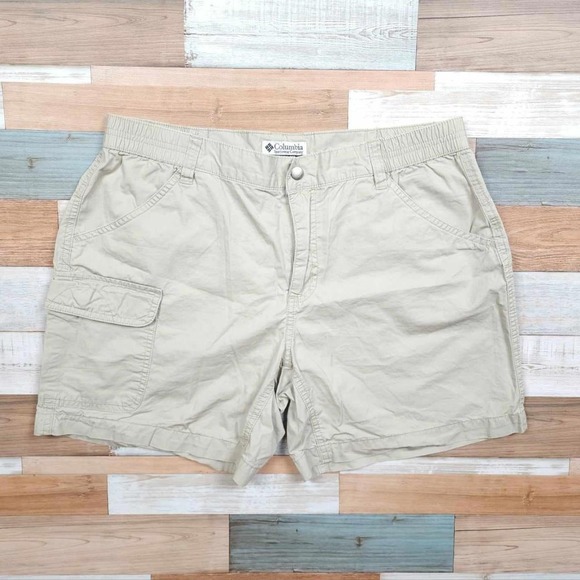 Columbia Pants - Columbia Women's Khaki Cargo Hiking Shorts - Size Medium